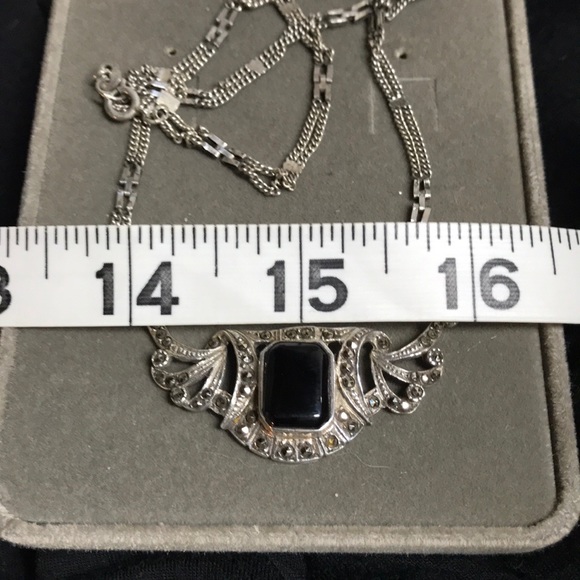 Vintage Sterling Onyx & Marcasite pendant w/chain. - Picture 3 of 4